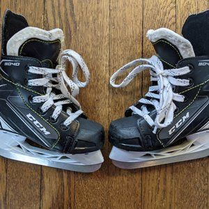 Youth CCM Hockey Skates size 9